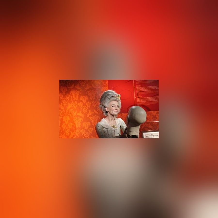 Wachsfigur von Marie Antoinette in einem Madame Tussauds
